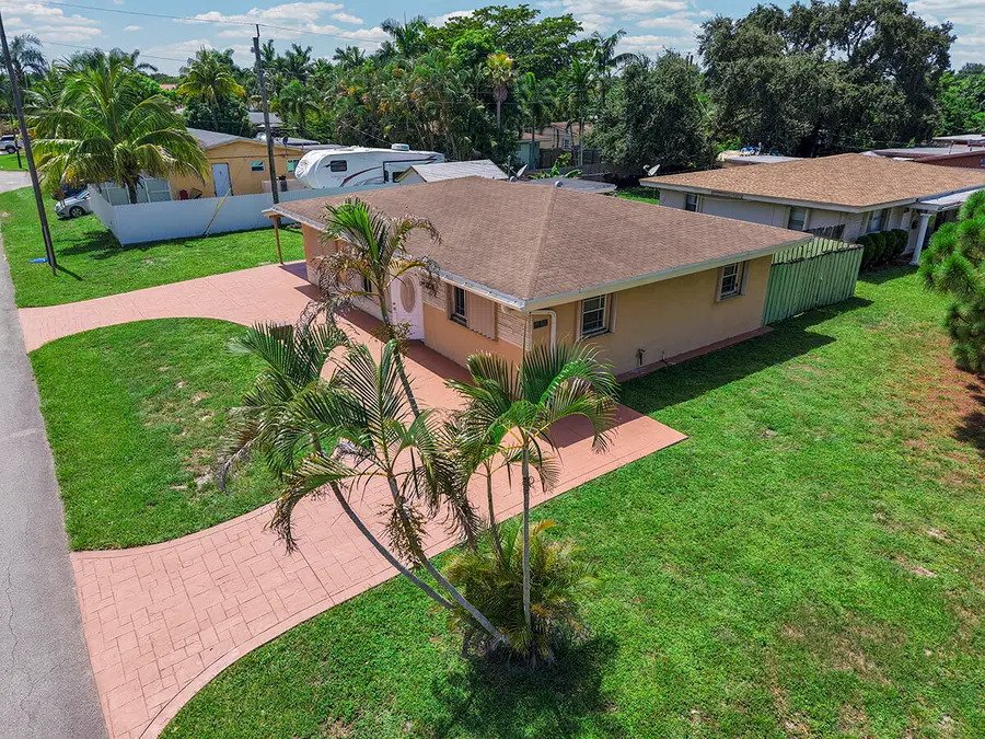 2100 N 57th Avenue, Hollywood, FL 33021 - #3