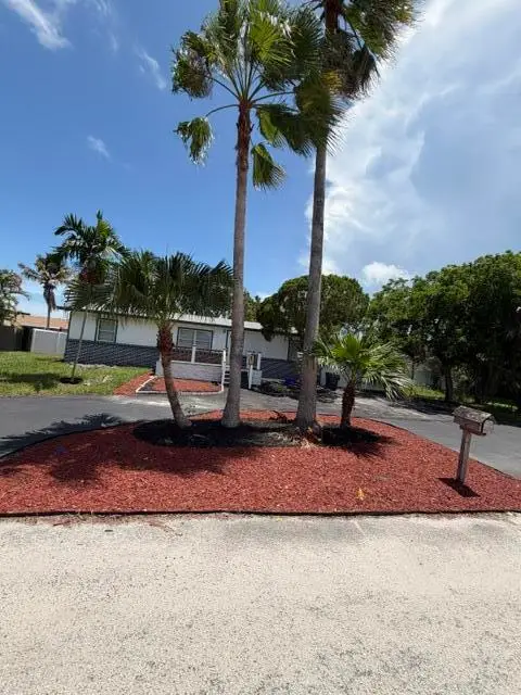 3040 Tropical Trail, Lake Worth, FL 33462