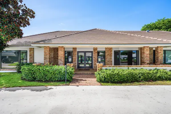 114 Glenbrook Court, Atlantis, FL 33462