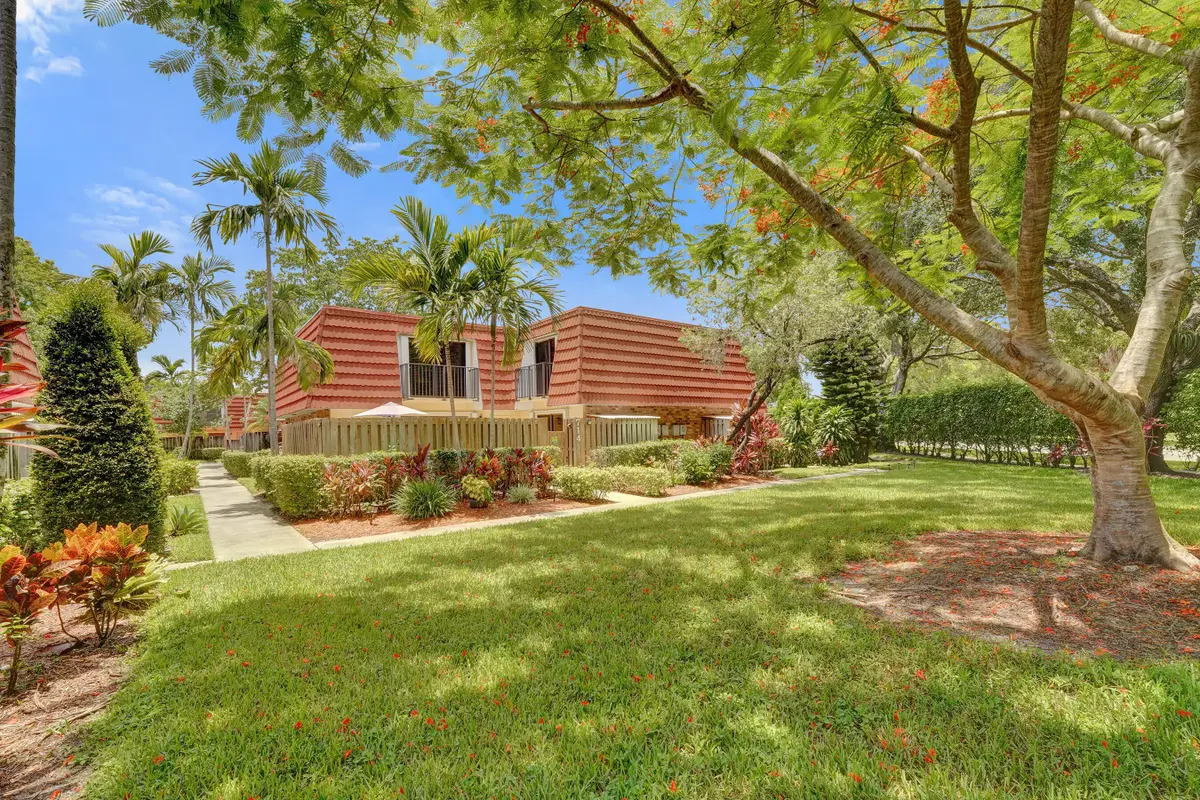 714 NW 98th Circle, Plantation, FL 33324 - #1