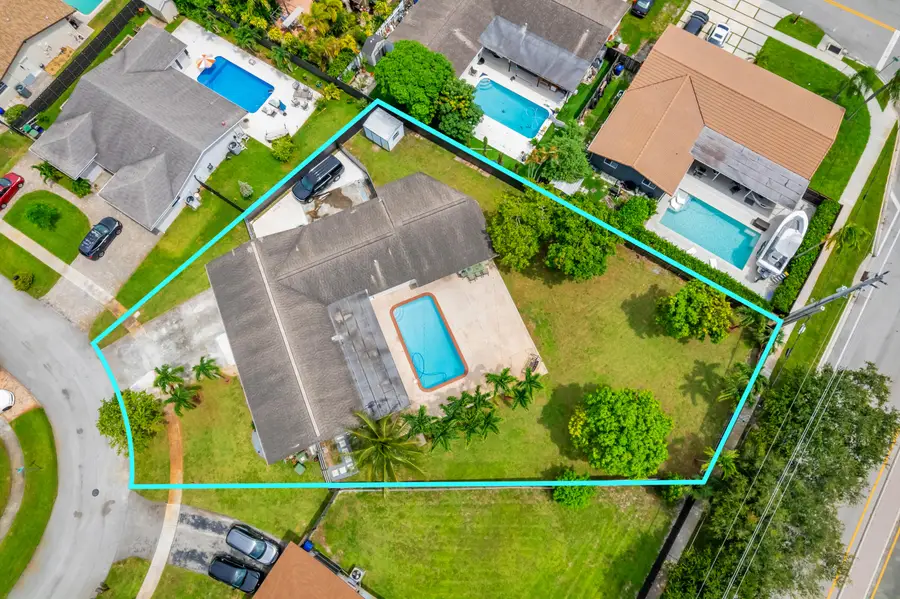 8880 NW 7th Street, Pembroke Pines, FL 33024 - #2