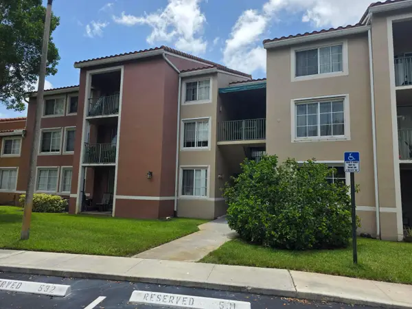 7824 Sonoma Springs Circle #104, Lake Worth, FL 33463