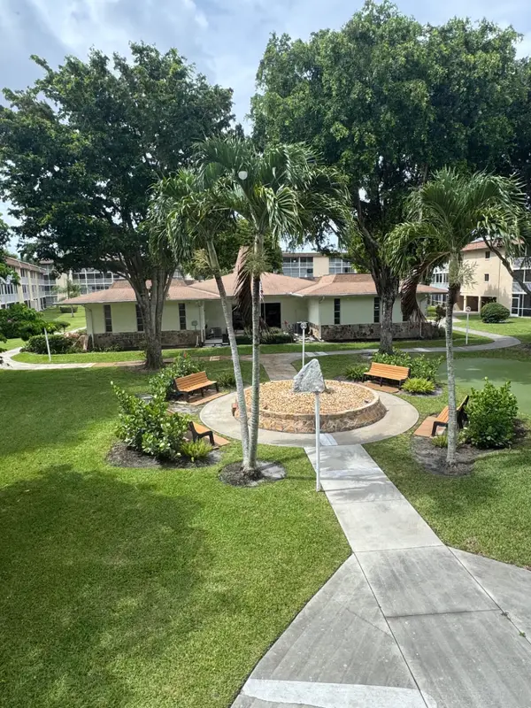 700 Village Green Court #221, Palm Springs, FL 33461