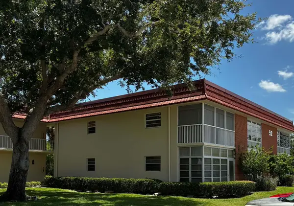 52 Woodland Drive #103, Vero Beach, FL 32962