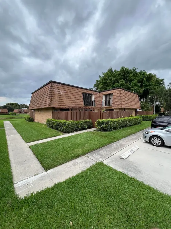 2803 28th Lane #106c, Greenacres, FL 33463