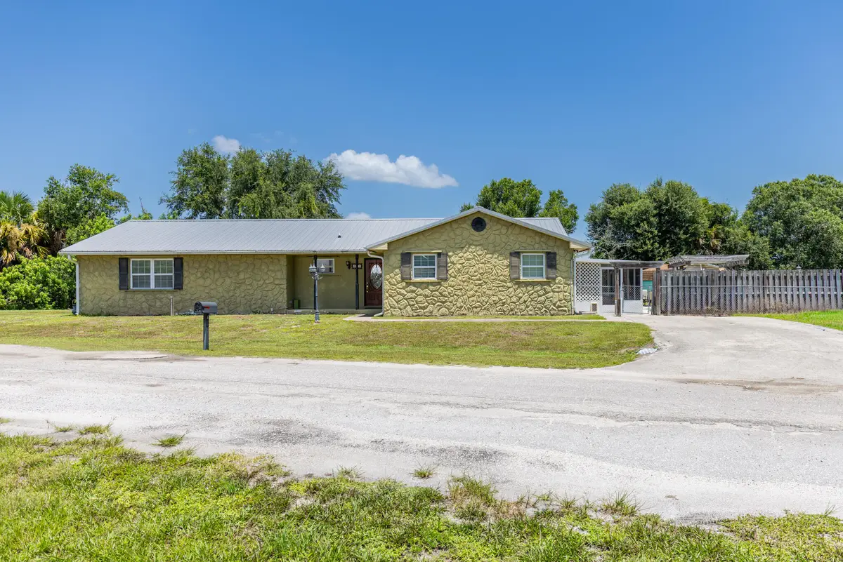 6911 SE 88th Boulevard, Okeechobee, FL 34974 - #1