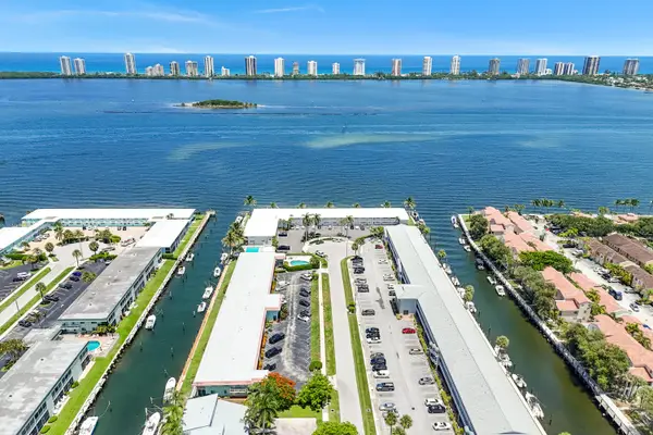 117 Lehane Terrace #211, North Palm Beach, FL 33408