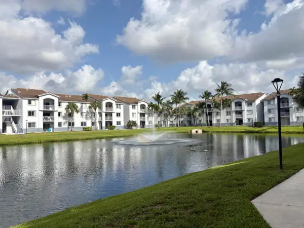 2640 S University Drive S #127, Davie, FL 33328