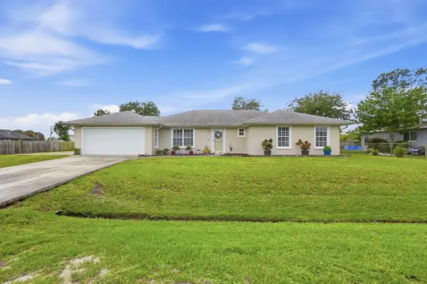 482 SE Galleon Lane, Port St Lucie, FL 34983
