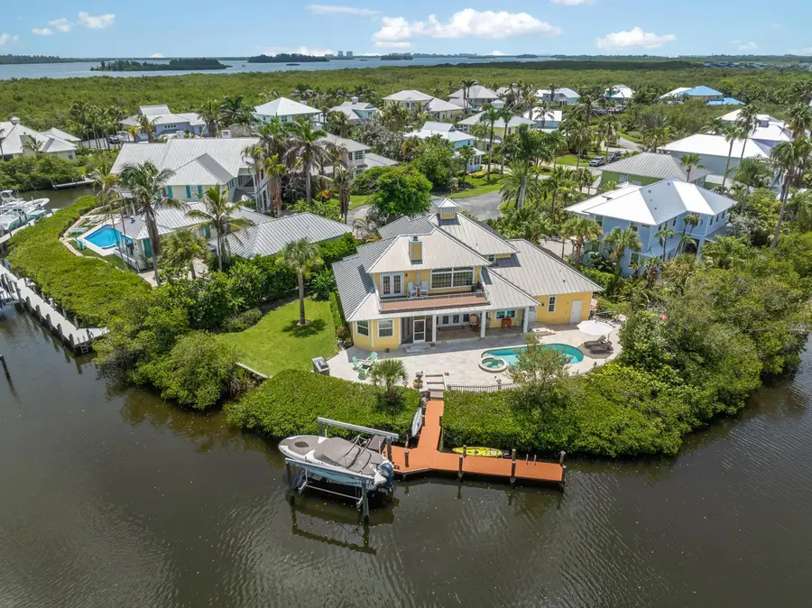 2165 6th Court Se, Vero Beach, FL 32962 - #2