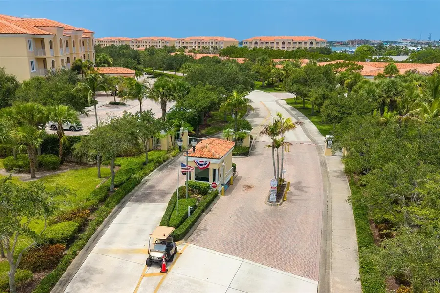 36 Harbour Isle Drive W #104, Fort Pierce, FL 34949 - #2