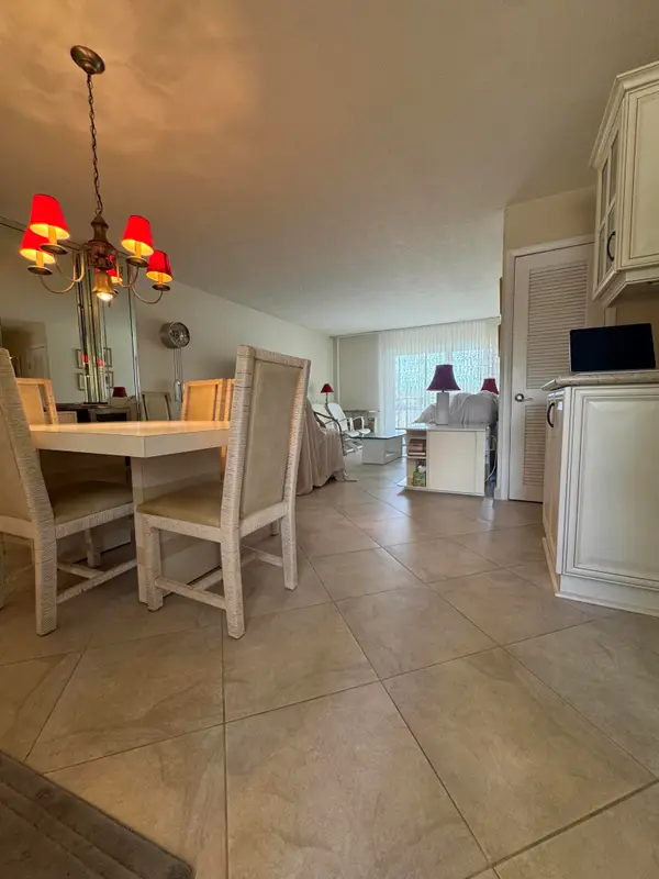 220 Kings Point Drive #210, Sunny Isles Beach, FL 33160