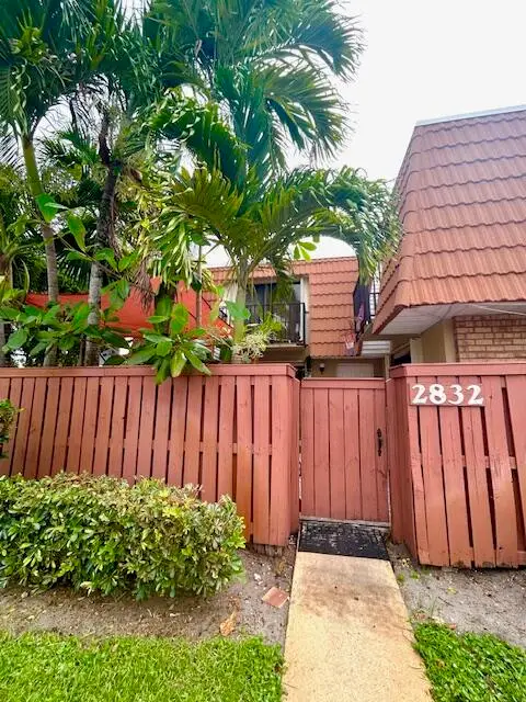 2832 SW 12th Street, Deerfield Beach, FL 33442