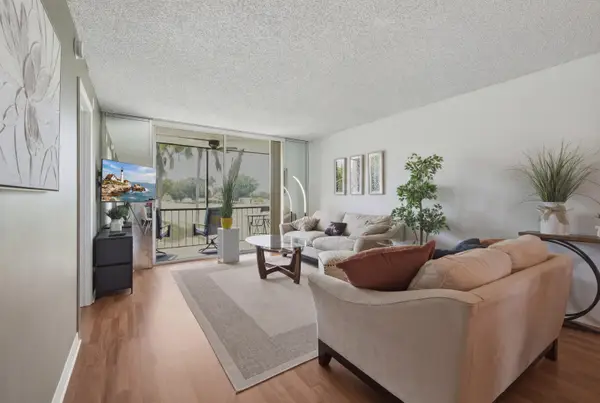 9823 S Hollybrook Lake Drive #206, Pembroke Pines, FL 33025