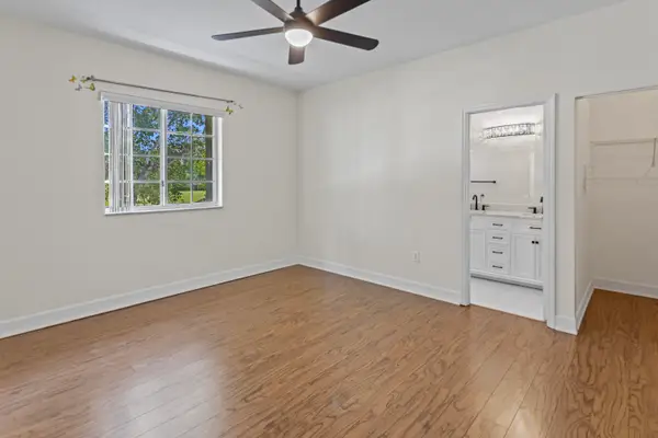 1216 NW 100th Avenue, Pembroke Pines, FL 33024