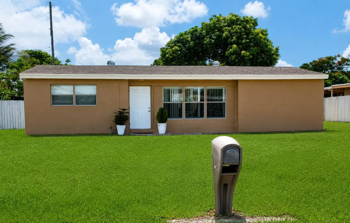 465 Waseca Dr Drive, Lake Worth, FL 33462 - #1