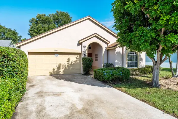 125 Saratoga Boulevard E, Royal Palm Beach, FL 33411