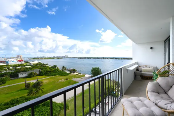5600 N Flagler Drive #1207, West Palm Beach, FL 33407