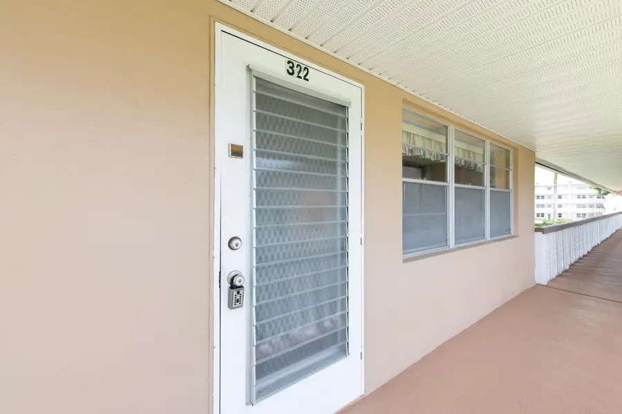 322 Windsor N, West Palm Beach, FL 33417 - #3