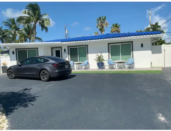 3760 NE 16th Avenue, Oakland Park, FL 33334