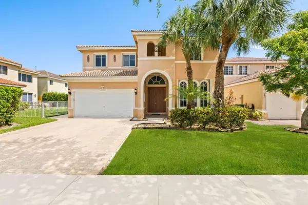 19389 SW 64th Street, Pembroke Pines, FL 33332
