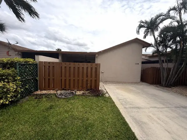 2400 SW 19th Avenue #128, Boynton Beach, FL 33426