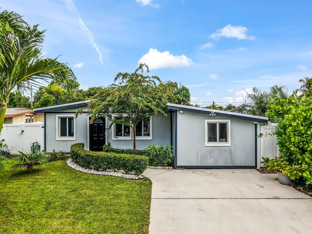 218 Glouchester Street, Boca Raton, FL 33487 - #1