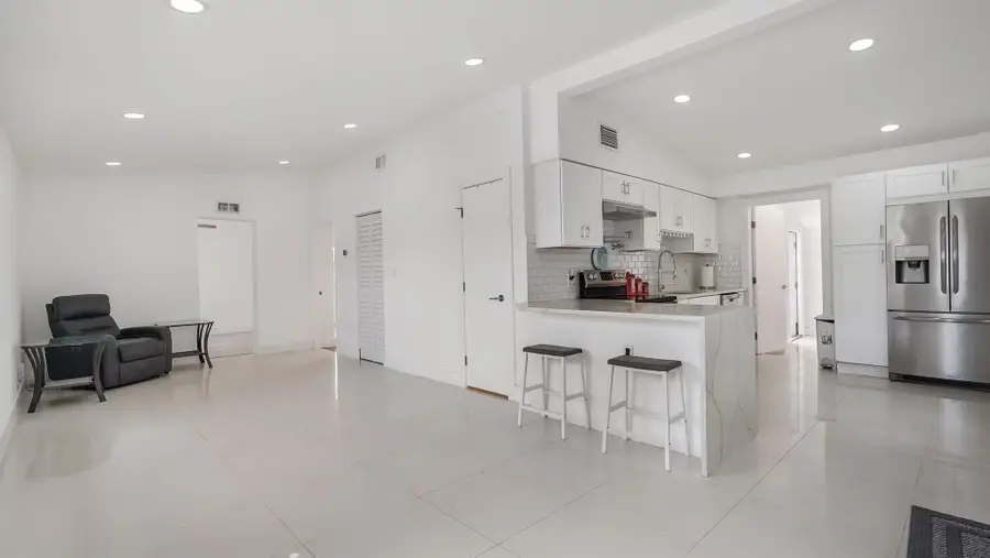 218 Glouchester Street, Boca Raton, FL 33487 - #3