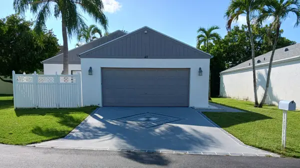 48 Buxton Lane, Boynton Beach, FL 33426