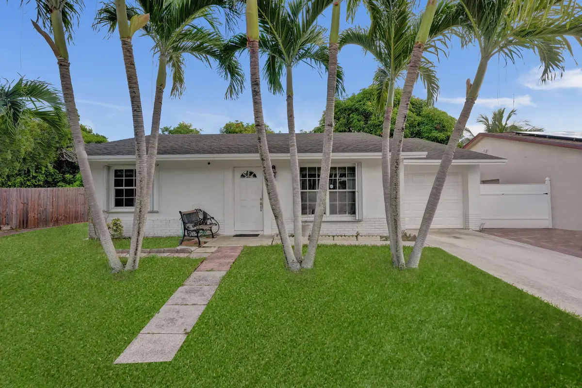 6134 E Wauconda Way E, Lake Worth, FL 33463 - #1
