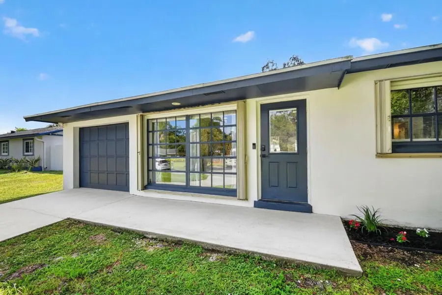 432 W Shadyside Circle, West Palm Beach, FL 33415 - #2