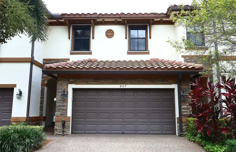 807 E Village Circle, Davie, FL 33325 - #3