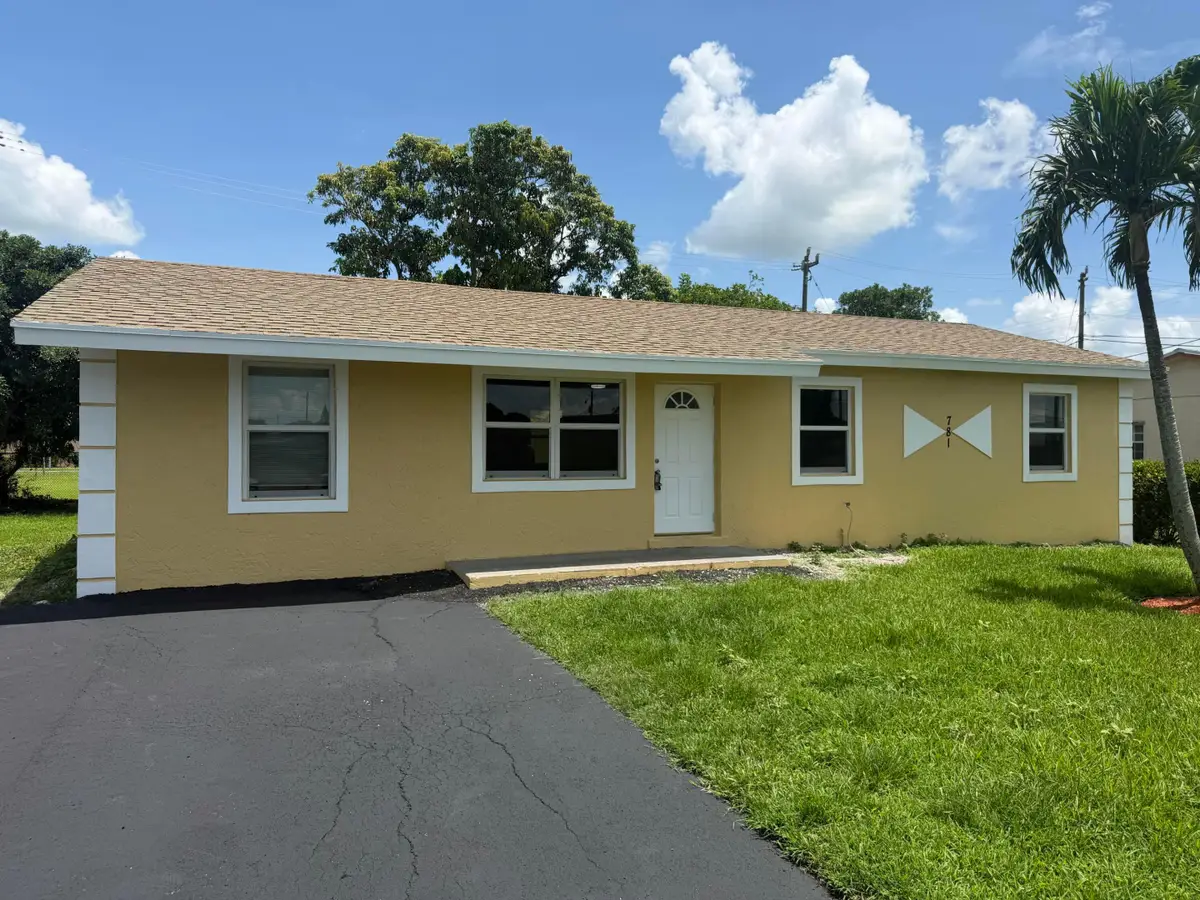 781 SW 12th Street, Belle Glade, FL 33430 - #1