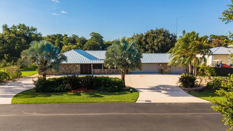 3504 Fontaneda Avenue, Fort Pierce, FL 34947 - #3
