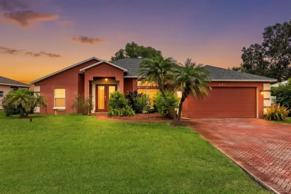 631 SE Stow Terrace, Port St Lucie, FL 34984