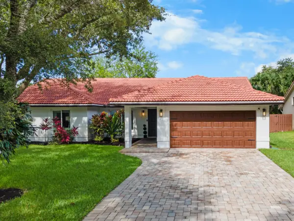 5145 NW 99th Way, Coral Springs, FL 33076