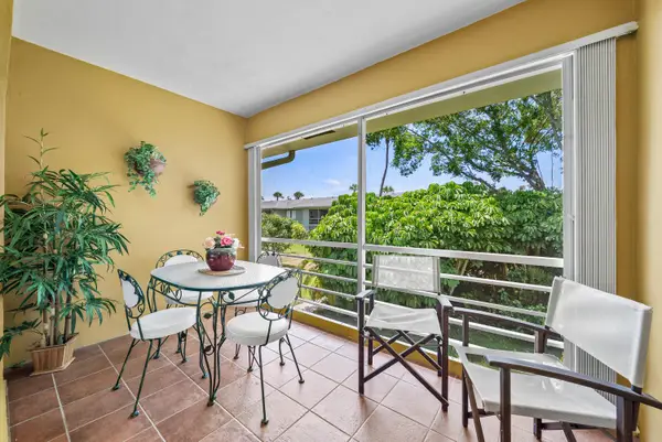 2360 SW 22nd Avenue #402, Delray Beach, FL 33445