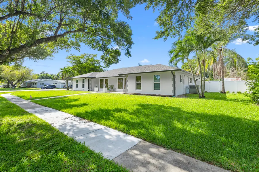 7381 NW 9th Street, Plantation, FL 33317 - #2