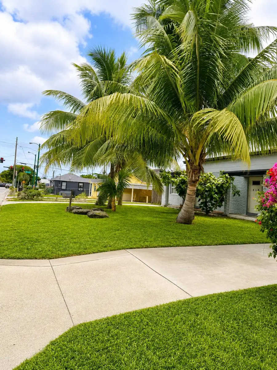 618 49th Street, West Palm Beach, FL 33407 - #3