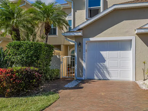 3223 S Lakeview Circle #20-8, Hutchinson Island, FL 34949