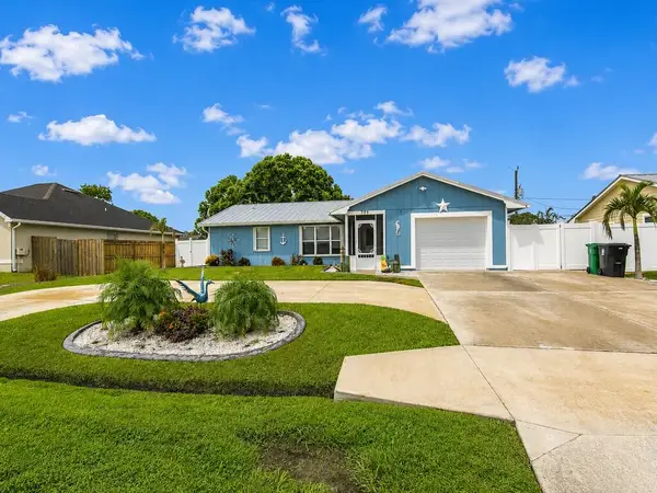 261 SE Wallace Terrace, Port St Lucie, FL 34983