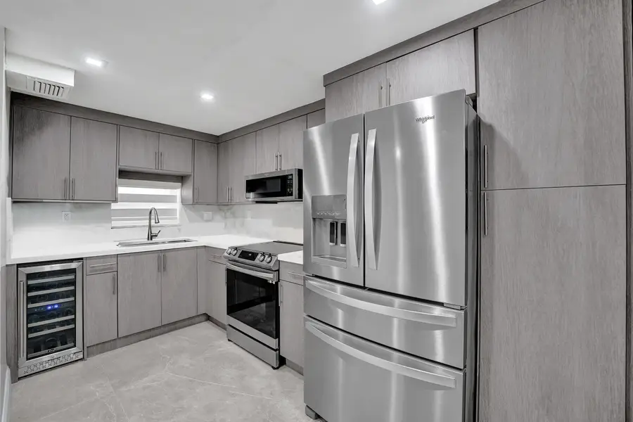 9410 N Hollybrook Lake Drive, Pembroke Pines, FL 33025 - #2