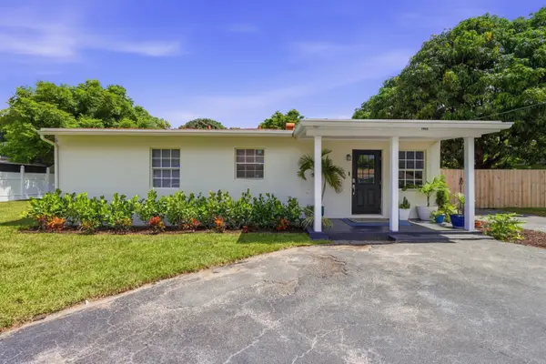 1900 Carissa Road, Lake Clarke Shores, FL 33406