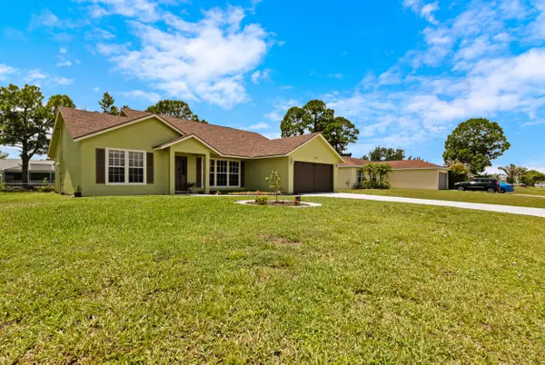 574 SW Fairview Avenue, Port St Lucie, FL 34983