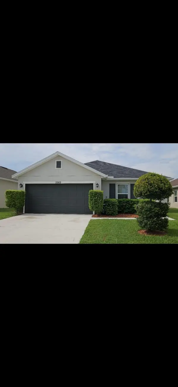 5565 NW Pine Trail Circle, Port St Lucie, FL 34983