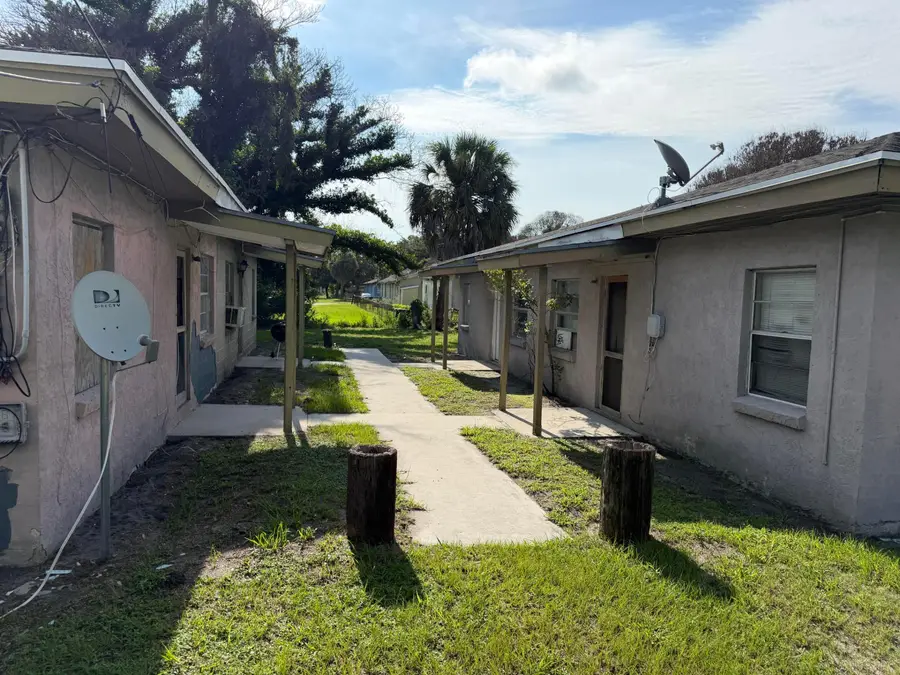 438 N 15th Street #1 & 2, Fort Pierce, FL 34950 - #2