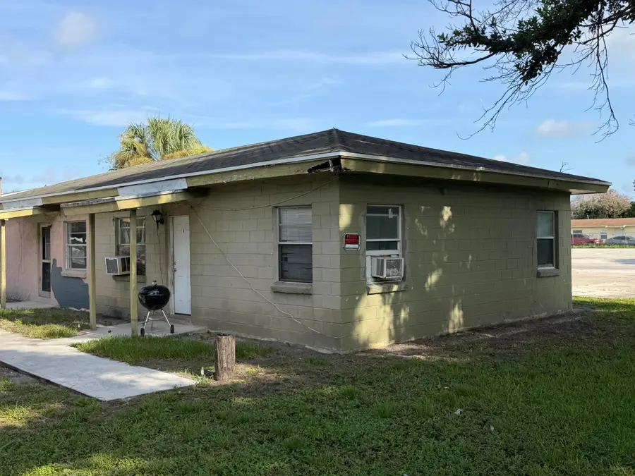 438 N 15th Street #1 & 2, Fort Pierce, FL 34950 - #3