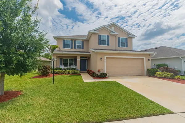 861 NE Whistling Duck Way, Port St Lucie, FL 34983