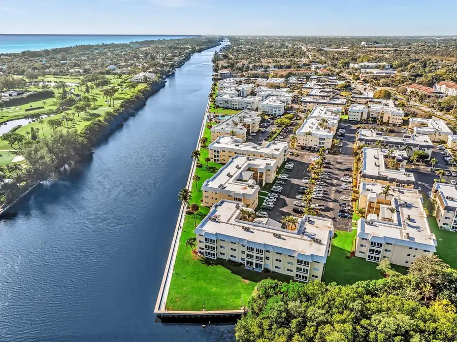 14 Colonial Club Drive #300, Boynton Beach, FL 33435 - #3