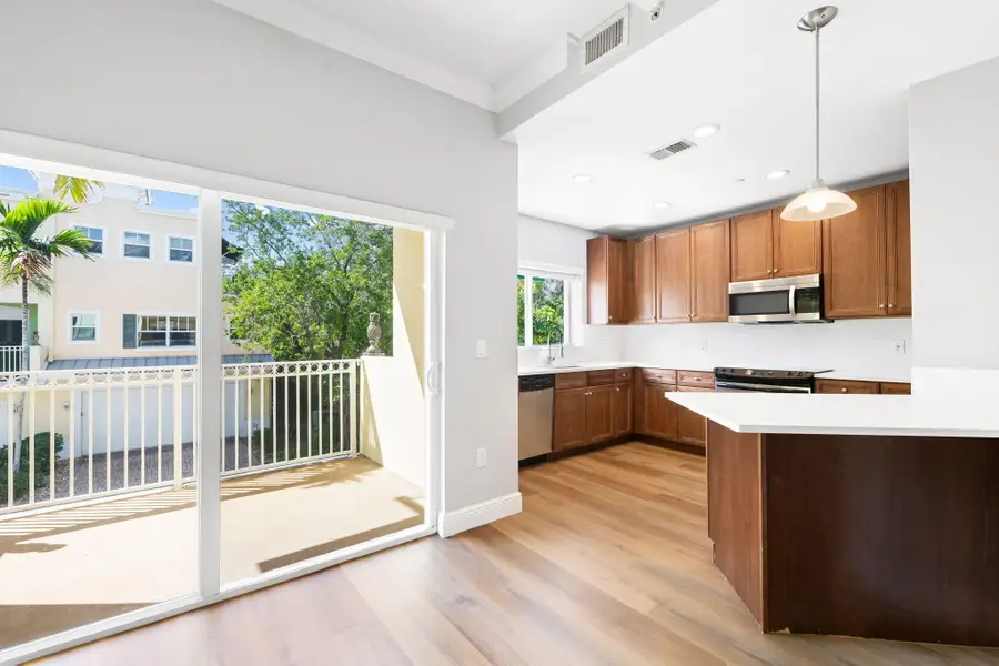 630 SE 15th Street #5, Fort Lauderdale, FL 33316 - #3